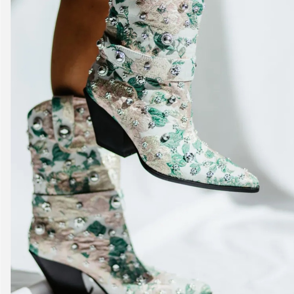 Azalea Wang Diligent Western Bootie